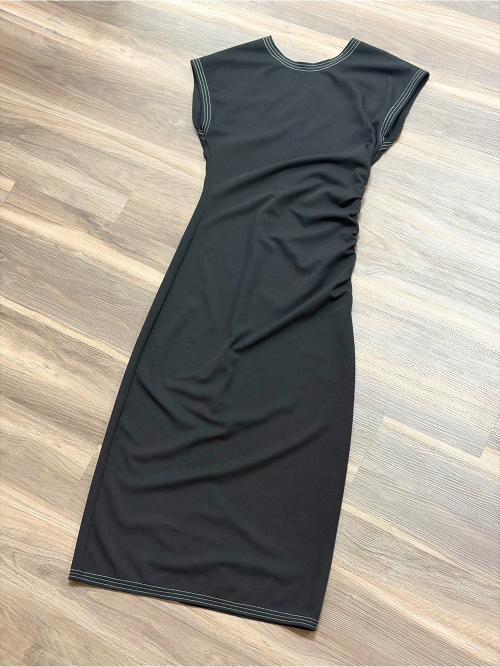 Modern Citizen Vela Contrast-Stitch Ruched-Waist Dress